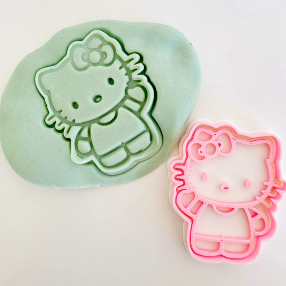 Vorm voolimismassidele - Hello Kitty